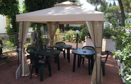 Ingresso principale hotel con Gazebo